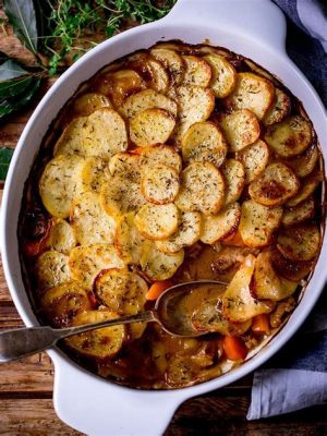  Lancashire Hotpot ¡Una Sinfonía de Carnes Tiernas y Salsa Espesa que Derrite el Corazón!